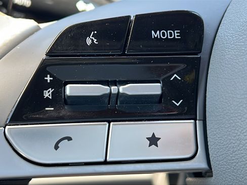 Certified 2025 Hyundai Elantra Sport FWD image 18