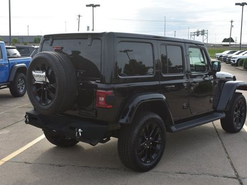 Used 2021 Jeep Wrangler Unlimited Sahara AWD/4WD image 5