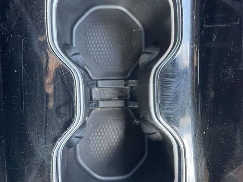 Used 2021 Jeep Grand Cherokee L Laredo image 18