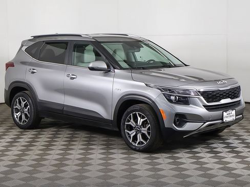 Used 2023 Kia Seltos EX image 51