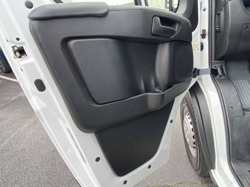 Used 2025 RAM ProMaster 2500 w/ Convenience Group FWD image 20