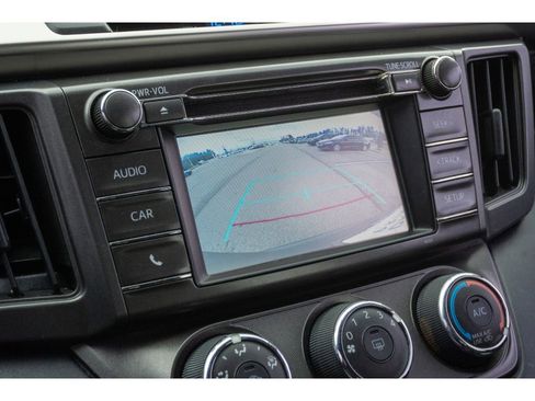 Used 2015 Toyota RAV4 LE image 21