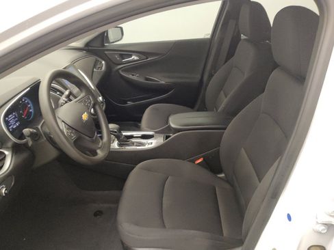 Used 2022 Chevrolet Malibu LT FWD image 17