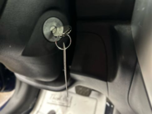 Used 2018 Nissan Versa Note SV FWD image 34