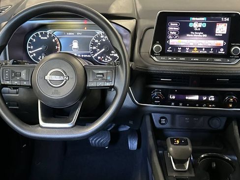 Used 2024 Nissan Rogue SV AWD/4WD image 14