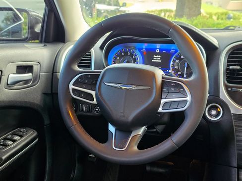 Used 2022 Chrysler 300 Touring L RWD image 20