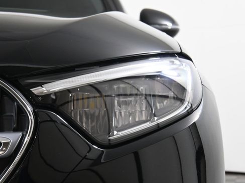 Used 2026 Mercedes-Benz GLC 300 4MATIC image 11