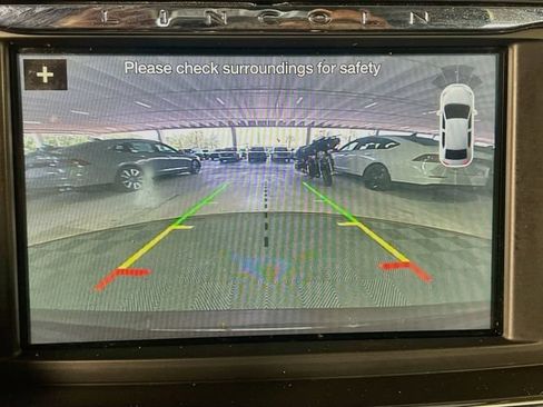 Used 2018 Lincoln Continental Premiere FWD image 22