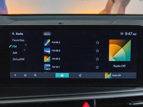 Used 2025 Kia Sorento LX FWD image 8