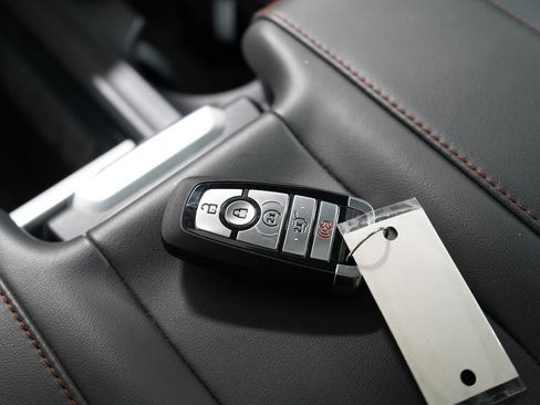 Certified 2025 Ford Expedition Active AWD/4WD image 16