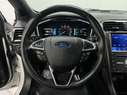 Used 2020 Ford Fusion Titanium FWD image 22