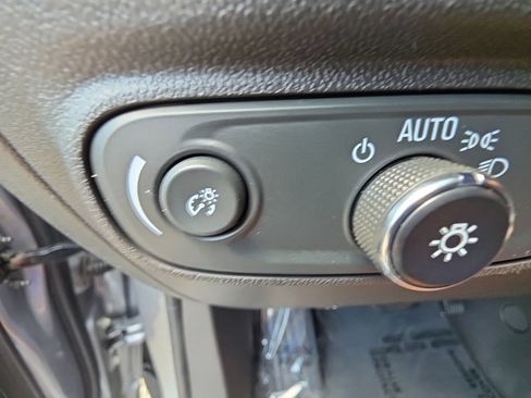 Used 2023 Chevrolet Equinox LT AWD/4WD image 22