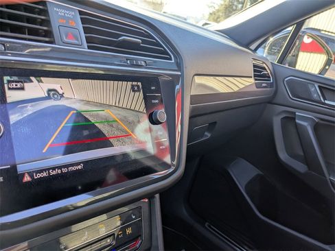 Used 2024 Volkswagen Tiguan SE R-Line image 7