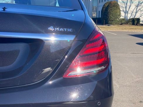 Used 2018 Mercedes-Benz S 560 4MATIC Sedan image 18