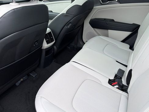 New 2026 Kia Sportage EX w/ EX Panorama Roof Package image 10