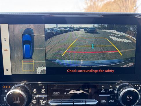 Used 2023 Toyota Highlander Platinum image 25