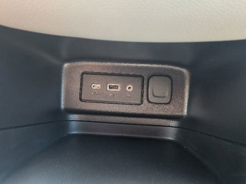 Used 2023 Chevrolet Equinox LT AWD/4WD image 23