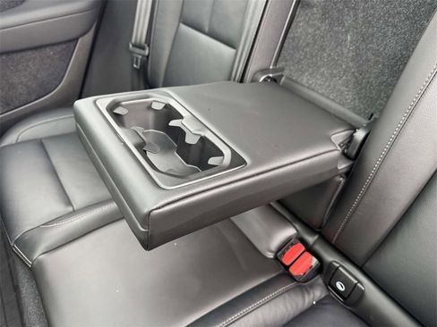 Certified 2023 Volvo XC40 B5 Plus w/ Protection Package Premier image 10