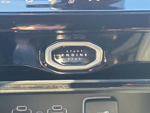 New 2026 Jeep Grand Cherokee Altitude AWD/4WD image 16