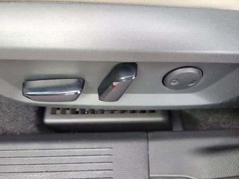 Used 2023 Nissan Rogue SV image 20