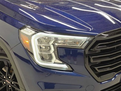 Used 2022 GMC Terrain SLE w/ Driver Convenience Package AWD/4WD image 41
