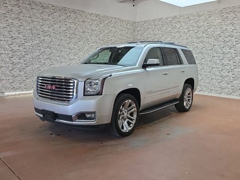 Used 2018 GMC Yukon SLT w/ Premium Edition image 3