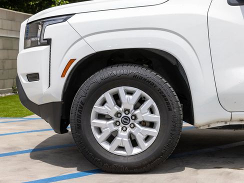 Used 2022 Nissan Frontier SV RWD image 33