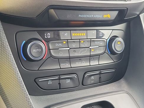 Used 2020 Ford Transit Connect XL image 21