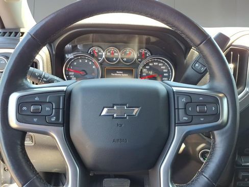 Used 2021 Chevrolet Silverado 1500 LT Trail Boss AWD/4WD image 13