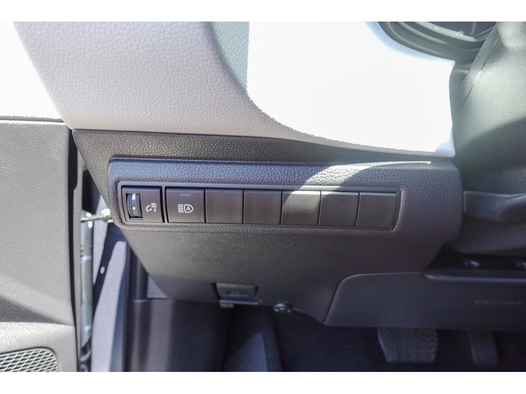 Used 2025 Toyota Corolla SE FWD image 12