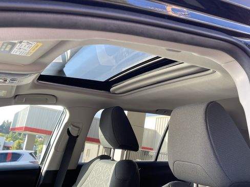 Certified 2021 Toyota RAV4 XLE w/ Convenience Package AWD/4WD image 19