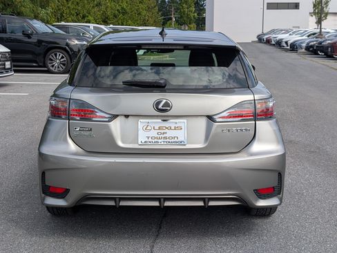 Used 2017 Lexus CT 200h FWD image 4