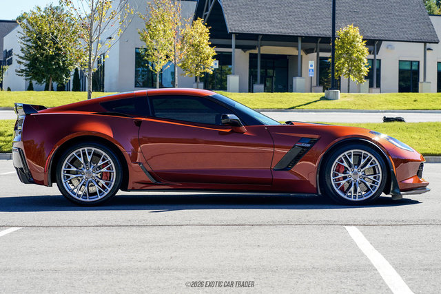 Used 2015 Chevrolet Corvette Z06 w/ Z07 Performance Package RWD image 8