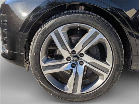 Used 2026 Land Rover Discovery Limited Edition AWD/4WD image 10