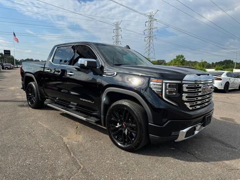Used 2023 GMC Sierra 1500 Denali w/ Denali Reserve Package AWD/4WD image 3
