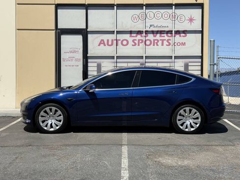 Used 2018 Tesla Model 3 Mid Range RWD image 5