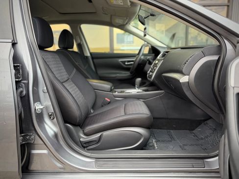 Used 2017 Nissan Altima 2.5 SV w/ Interior Lighting Package image 21