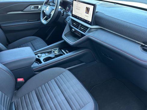 Certified 2025 Ford Explorer ST-Line w/ ST-Line Street Pack image 17