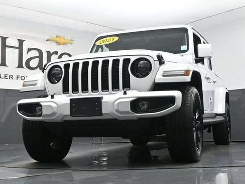 Used 2023 Jeep Gladiator Overland AWD/4WD image 4