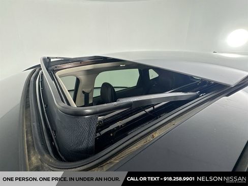 Used 2020 Ford Escape Titanium FWD image 23