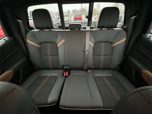 Used 2026 GMC Canyon AT4 image 22