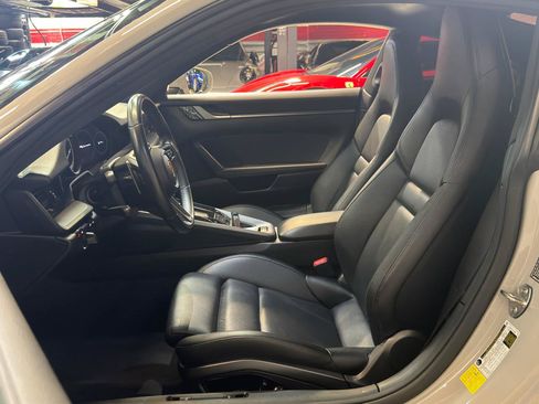 Used 2020 Porsche 911 Carrera RWD image 15