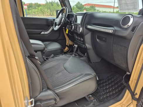Used 2013 Jeep Wrangler Unlimited Sport AWD/4WD image 15