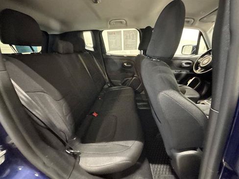 Used 2019 Jeep Renegade Latitude w/ Cold Weather Group AWD/4WD image 22