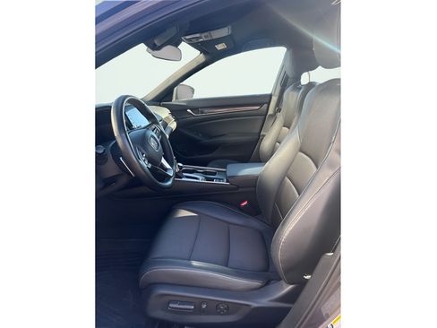 Used 2018 Honda Accord Sport image 11