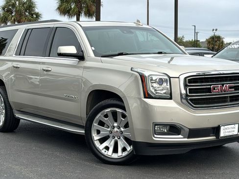 Used 2016 GMC Yukon XL SLT w/ Open Road Package RWD image 2