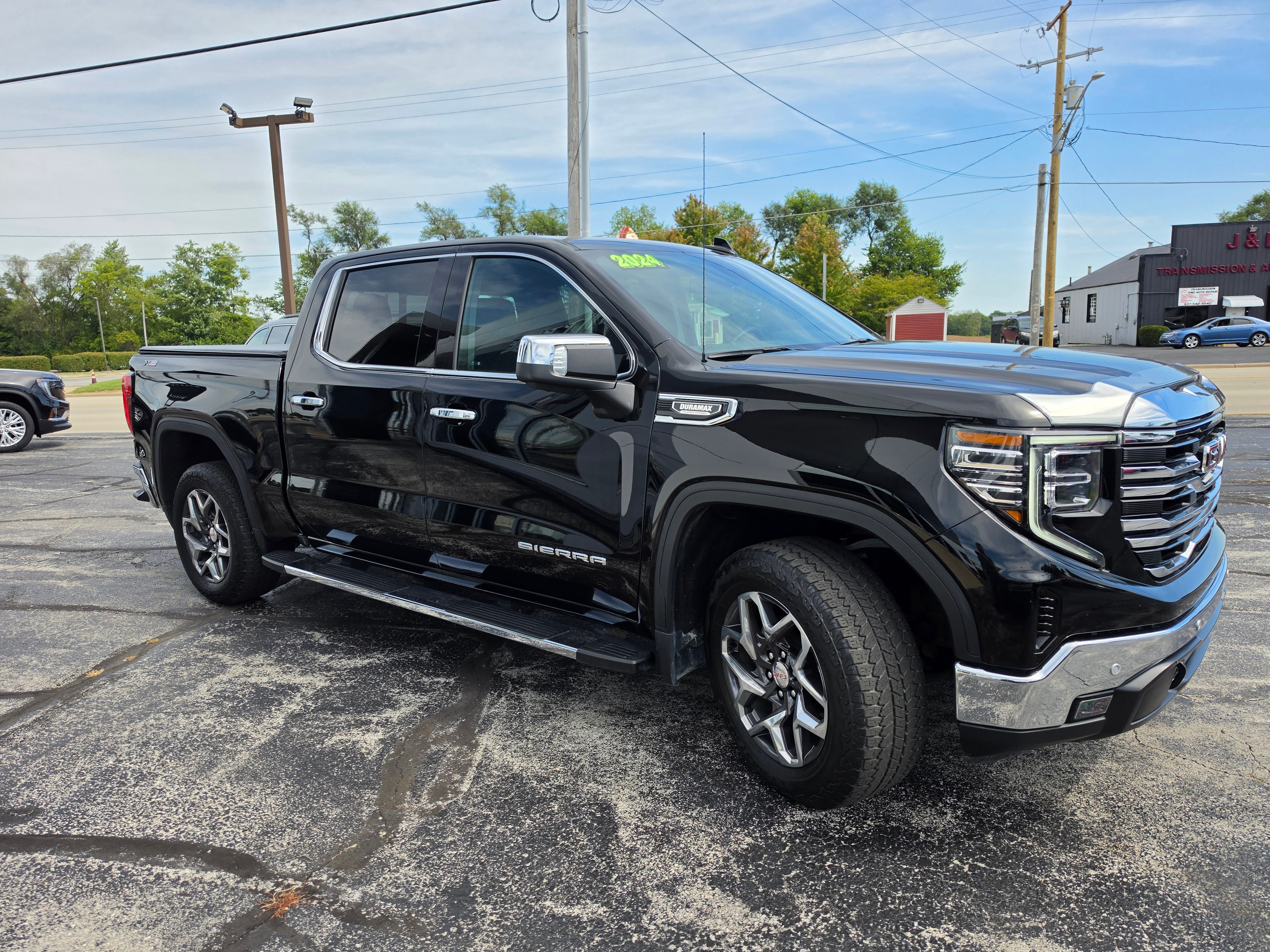 Used 2024 GMC Sierra 1500 SLT w/ SLT Premium Plus Package AWD/4WD image 3