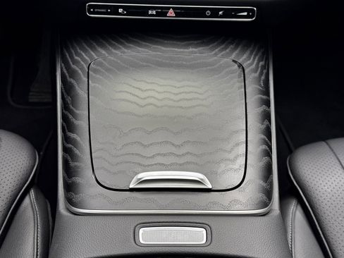 Used 2025 Mercedes-Benz E 350 4MATIC Sedan image 26