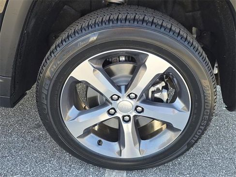 New 2026 Jeep Grand Cherokee L Limited image 9