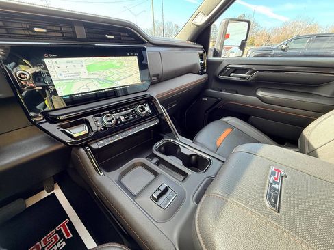 Used 2024 GMC Sierra 2500 AT4 w/ AT4 Premium Plus Package image 30